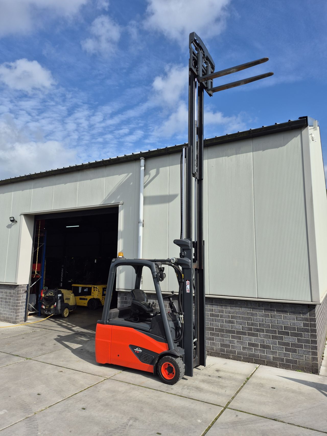 Linde E18L-02 triplex sideshift vorkversteller bj 2019