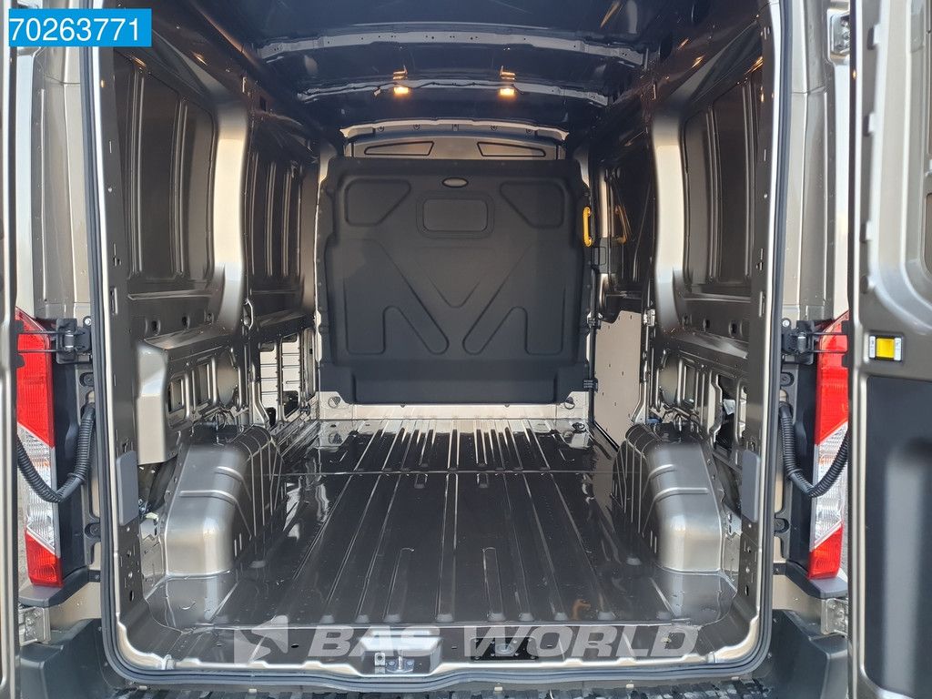 Ford Transit 130pk L2H2 Airco Cruise Camera Trekhaak Parkeersensoren 10m3 Klima AHK Tempomat