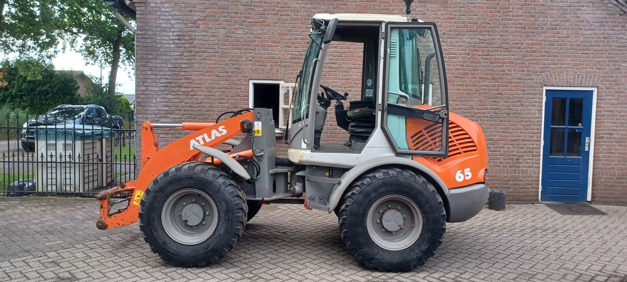 Zeer nette atlas 65 super loader 35 kmh uitvoering