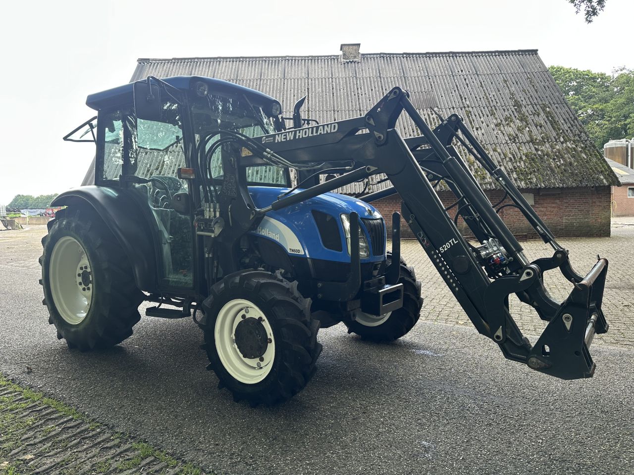 New Holland TN60DA met voorlader
