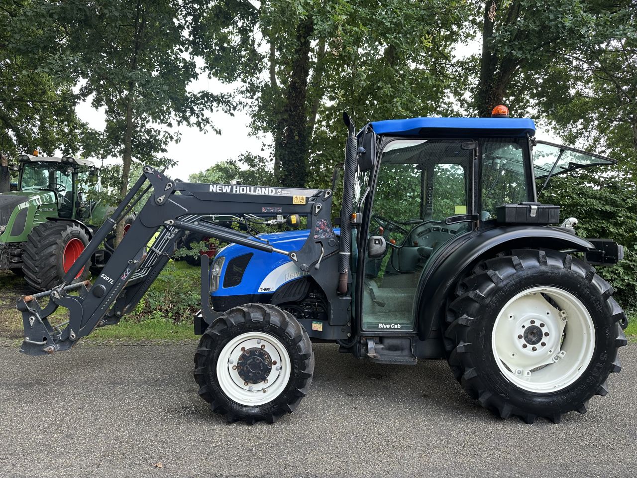 New Holland TN60DA met voorlader