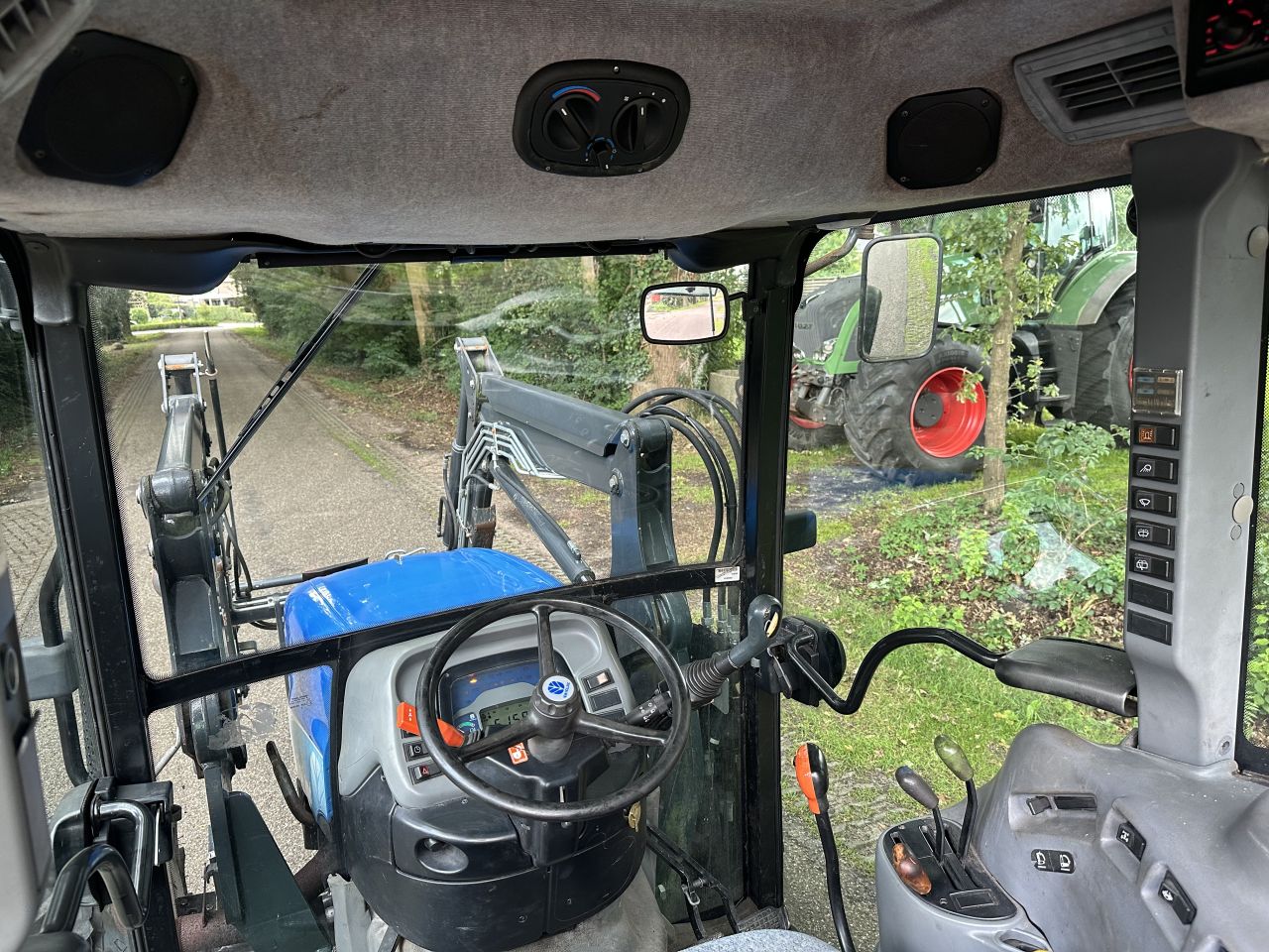 New Holland TN60DA met voorlader