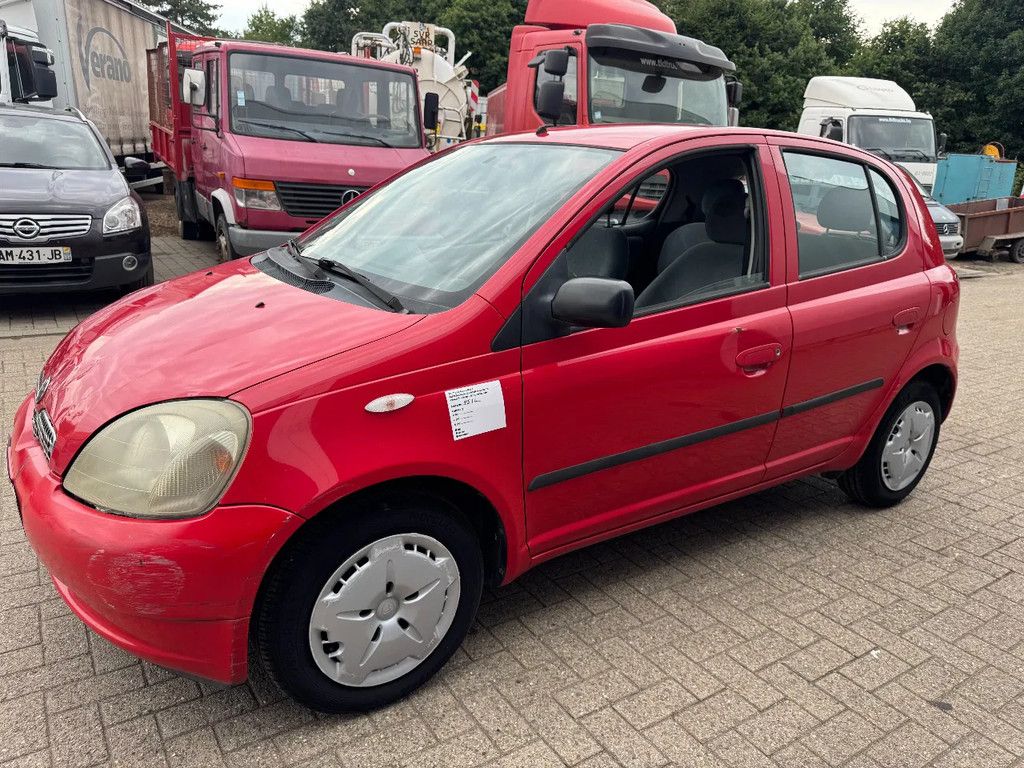 Toyota Yaris **5DOORS-PETROL**