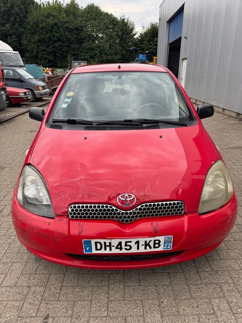Toyota Yaris **5DOORS-PETROL**