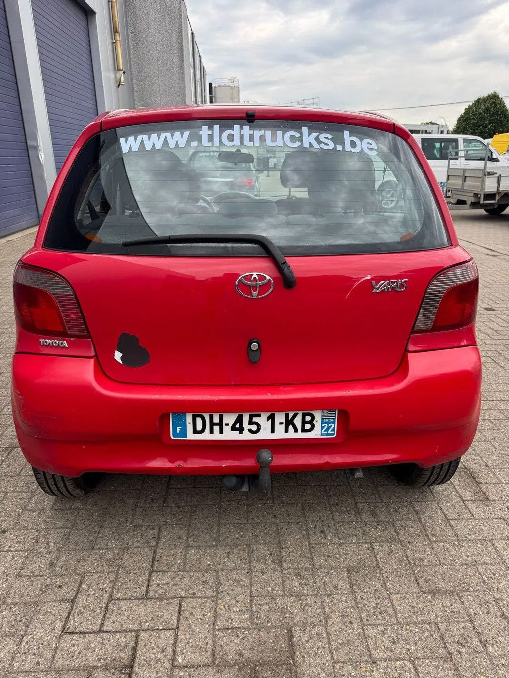 Toyota Yaris **5DOORS-PETROL**