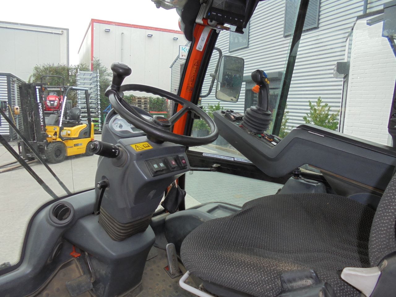 Holder C250 werktuigendrager
