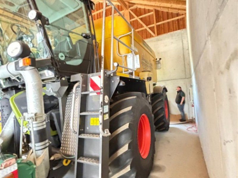 Claas Xerion 3300 Saddle Trac + Väderstad Carrier 525 XT