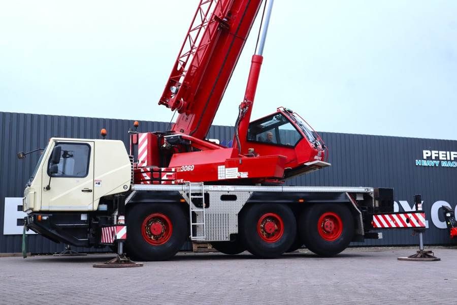 Grove GMK3060 Diesel, 6x6x6 Drive, 60t Capacity, 43m Mai