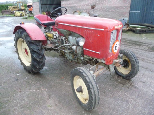 Schlüter as 18
