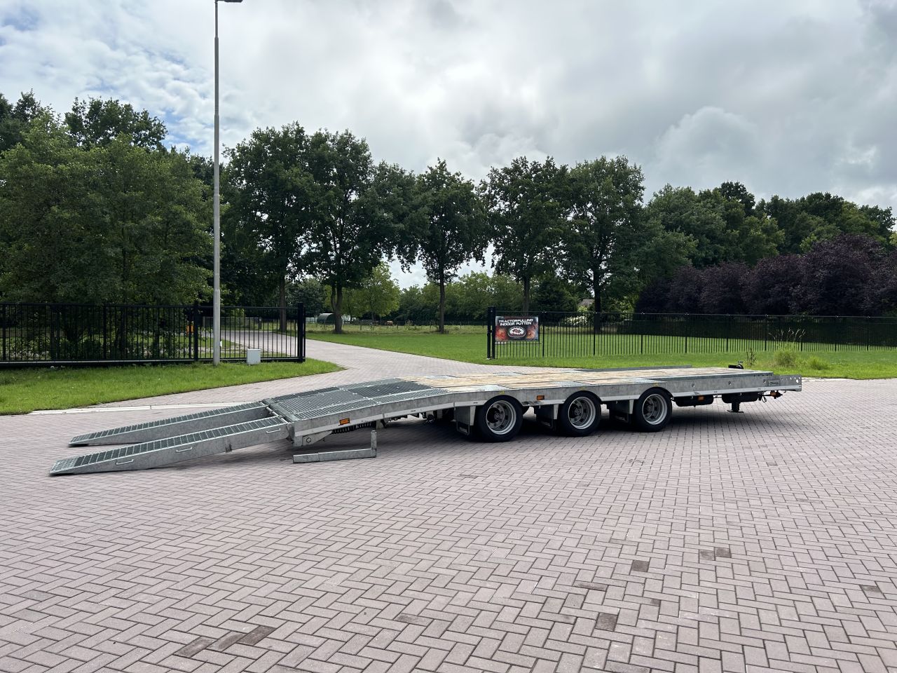 25 ton TRIDEM SEMI-DIEPLADER AANHANGWAGEN WIPKAR VELDHUIZEN