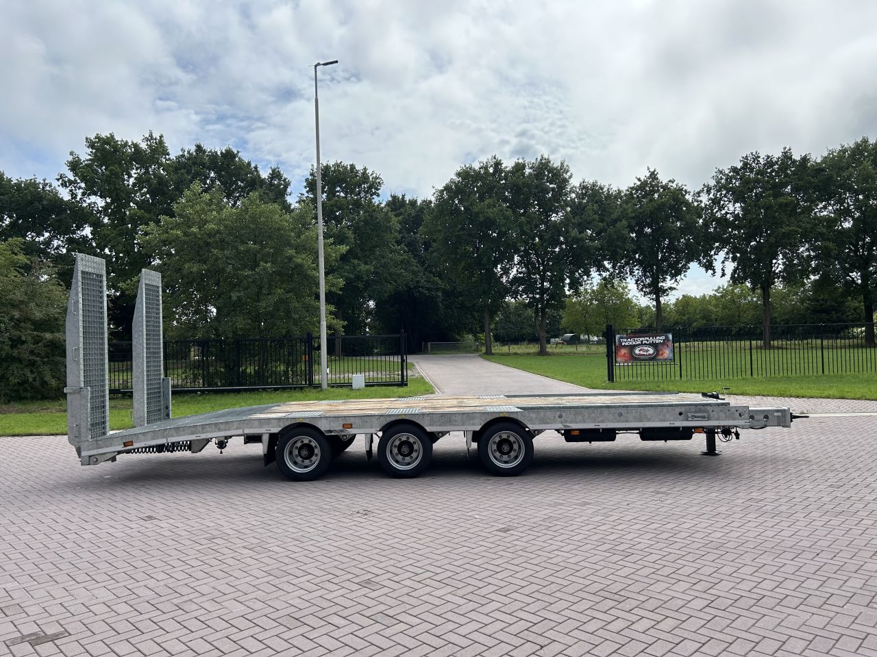 25 ton TRIDEM SEMI-DIEPLADER AANHANGWAGEN WIPKAR VELDHUIZEN