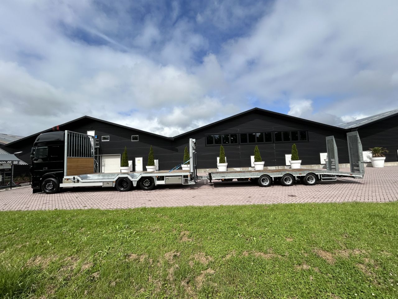 DAF XF 460 Machine transporter - Veldhuizen 25 ton TRIDEM SEMI