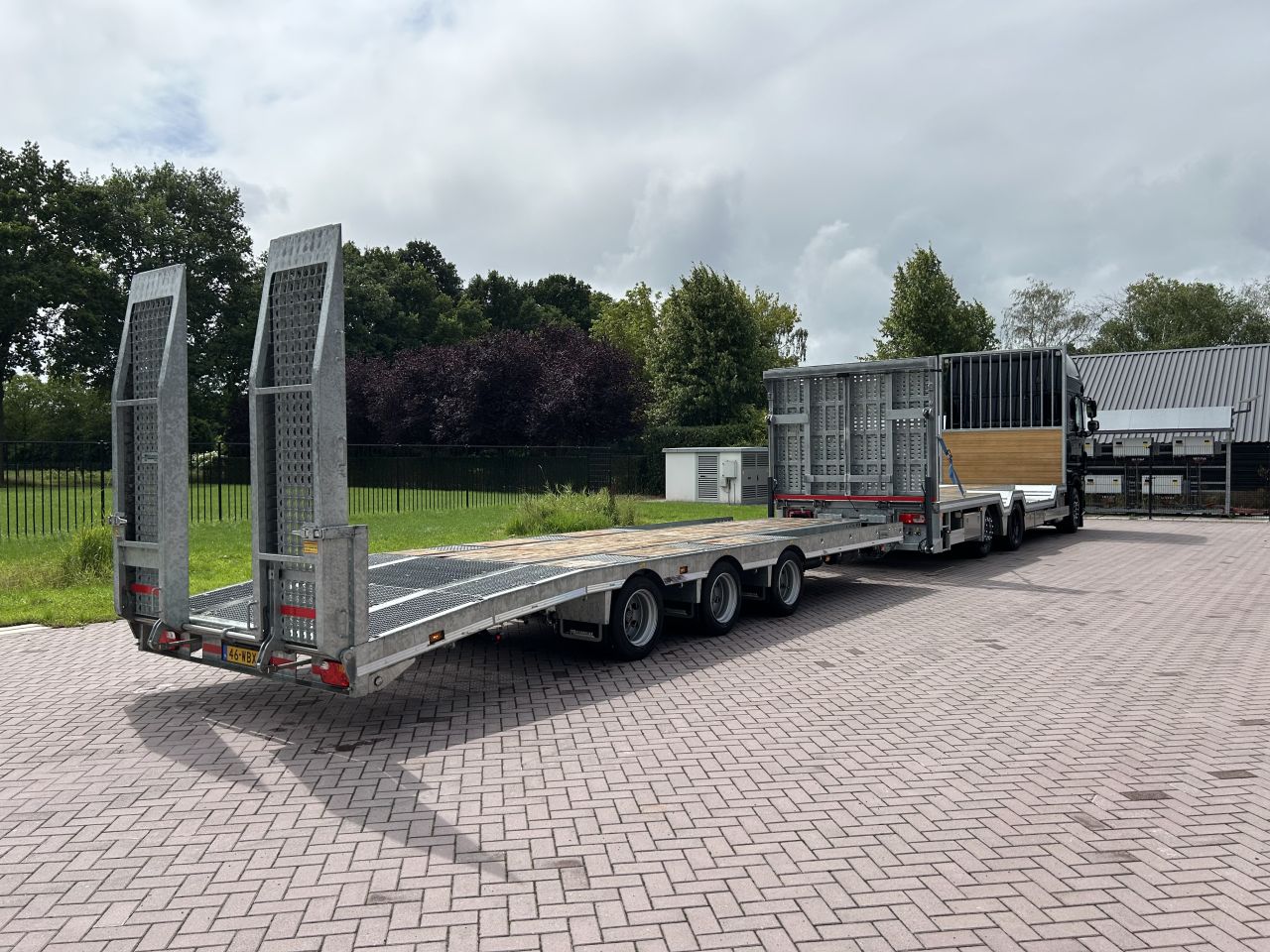 DAF XF 460 Machine transporter - Veldhuizen 25 ton TRIDEM SEMI