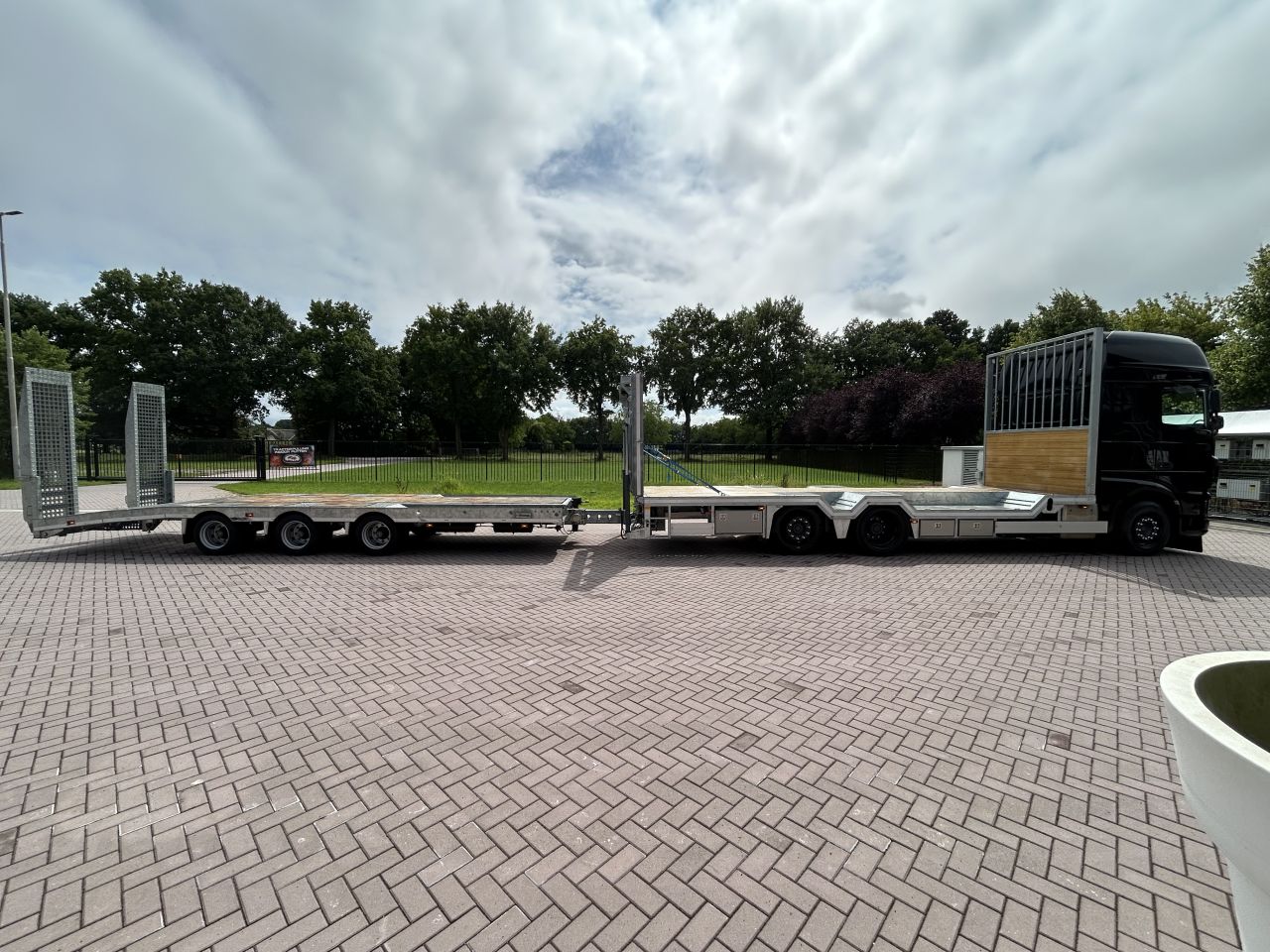 DAF XF 460 Machine transporter - Veldhuizen 25 ton TRIDEM SEMI