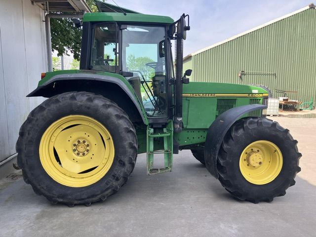 John deere 6800