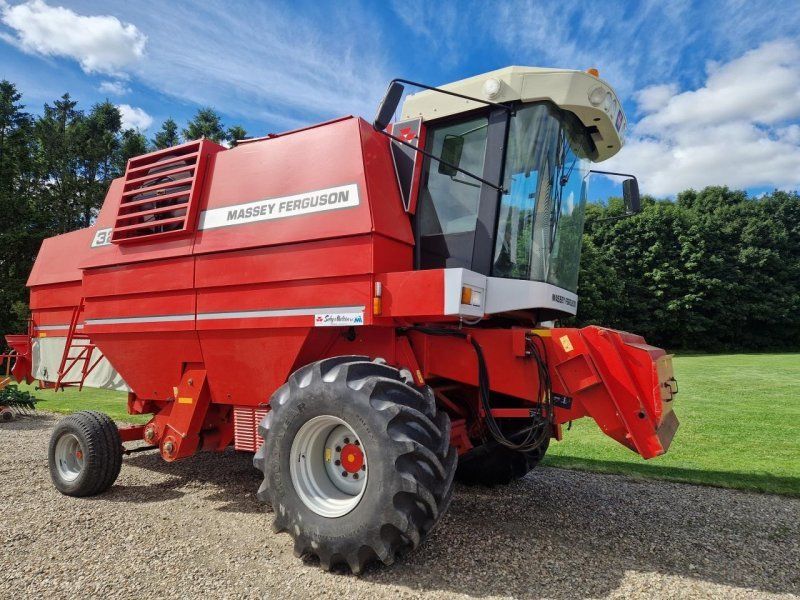 Massey Ferguson 32.