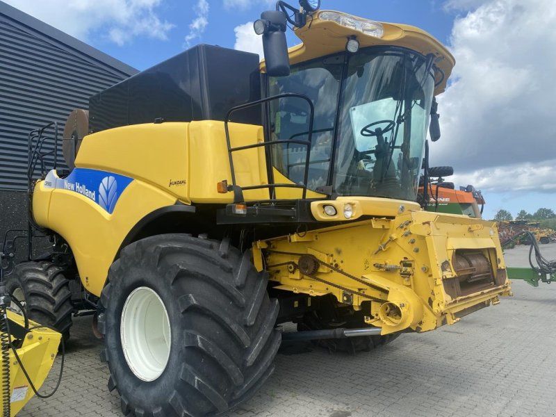 New Holland CR 980