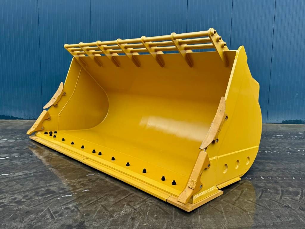 CAT 980K incl. cutting edge + side protectors