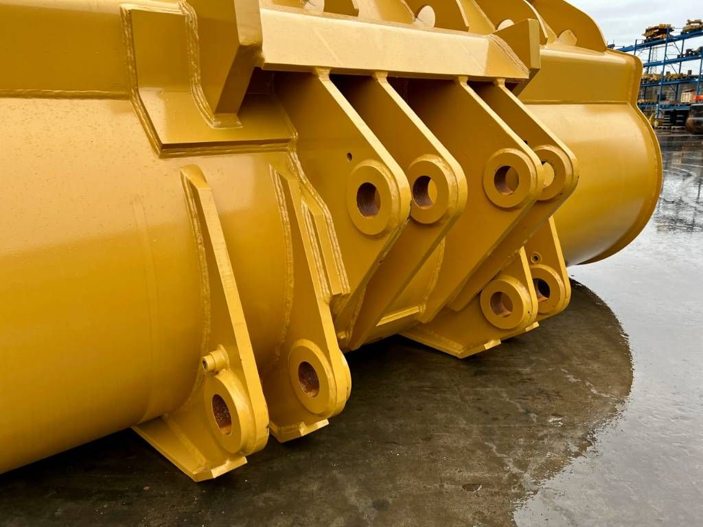 CAT 980K incl. cutting edge + side protectors