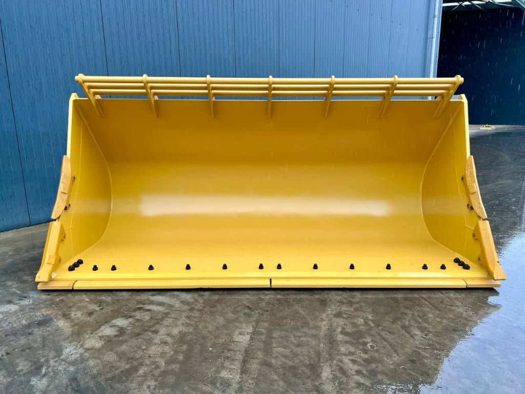 CAT 980K incl. cutting edge + side protectors