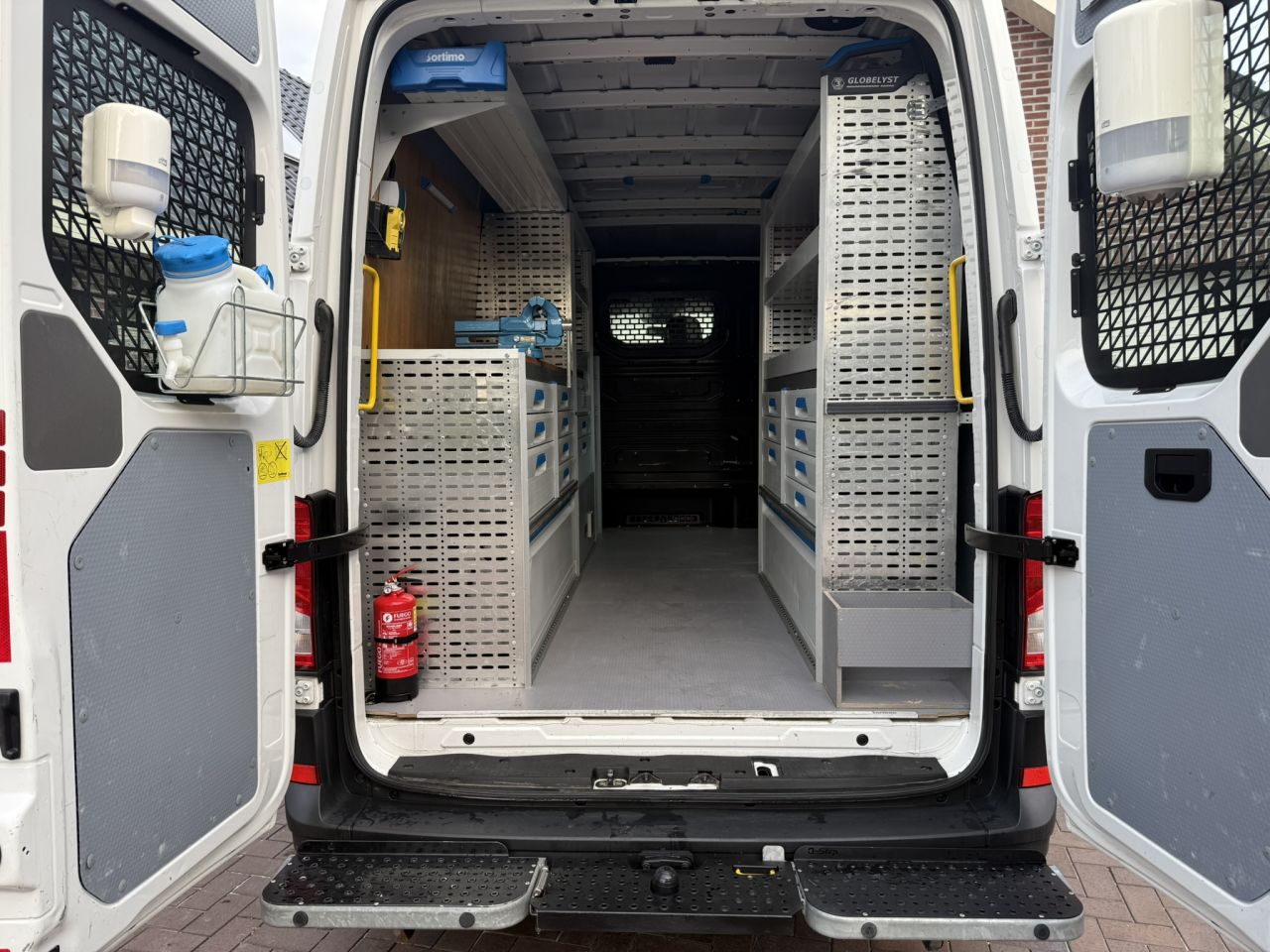 Volkswagen Crafter sortim serviceauto Victron 3000 watt trekhaak