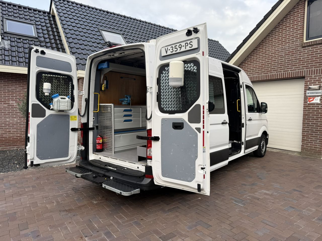 Volkswagen Crafter sortim serviceauto Victron 3000 watt trekhaak