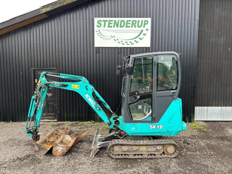 Kobelco SK19