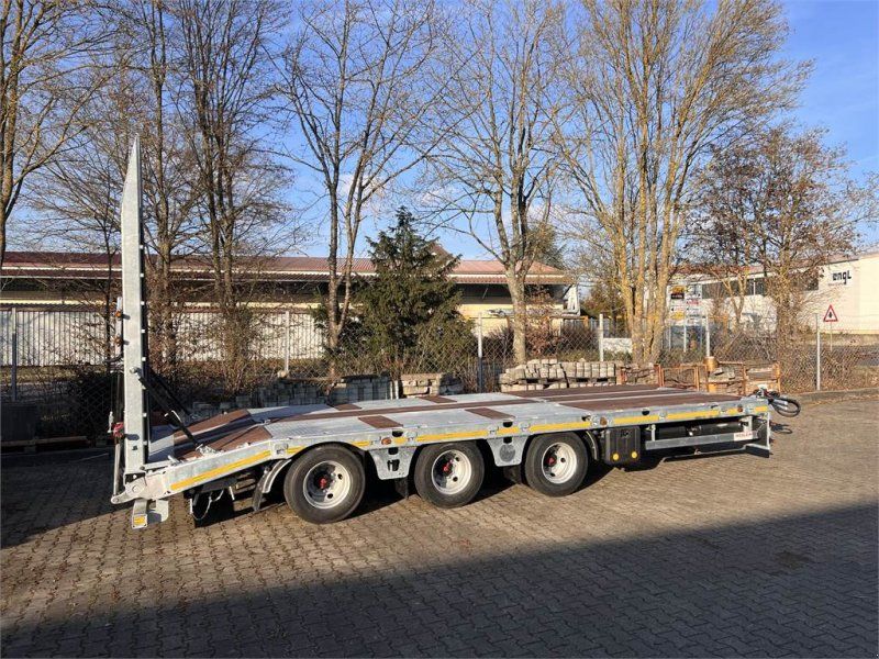 Möslein TT 32 Zugrohr gerade 34 t GG Tridem- Tieflader 3