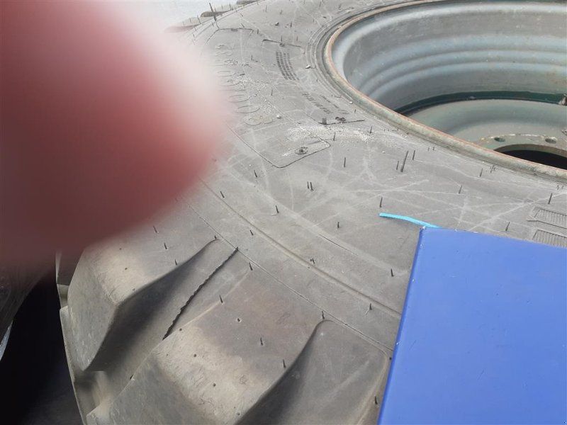 Alliance 800/60R32