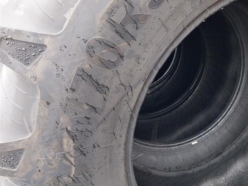 Taurus 710/70R38 Point HP