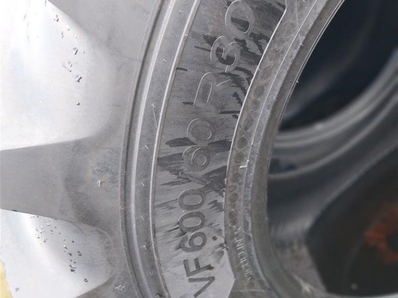 Michelin 600/60 R30