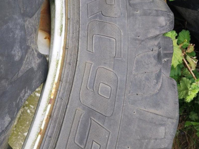 Taurus 9.5 R48  9.5 R 48 230/95R48 (9,5R48)