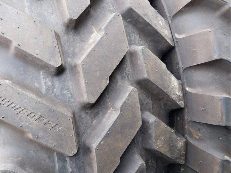 Vredestein 440/80R28