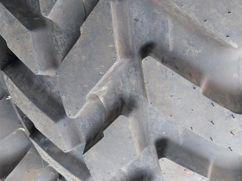Vredestein 440/80R28