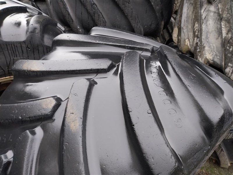 Goodyear 750/50R26 DT 830