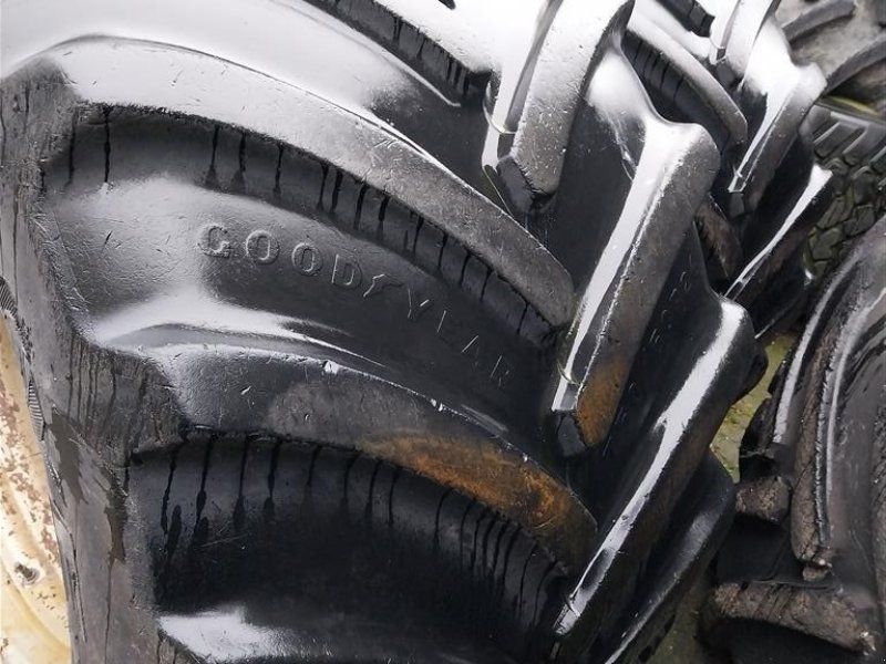 Goodyear 750/50R26 DT 830
