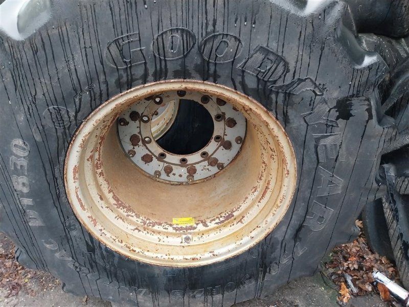 Goodyear 750/50R26 DT 830