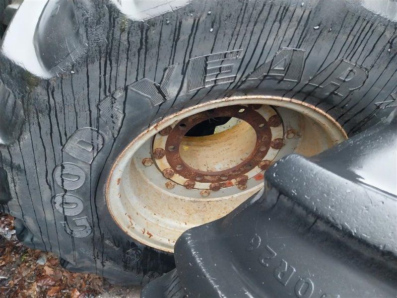 Goodyear 750/50R26 DT 830