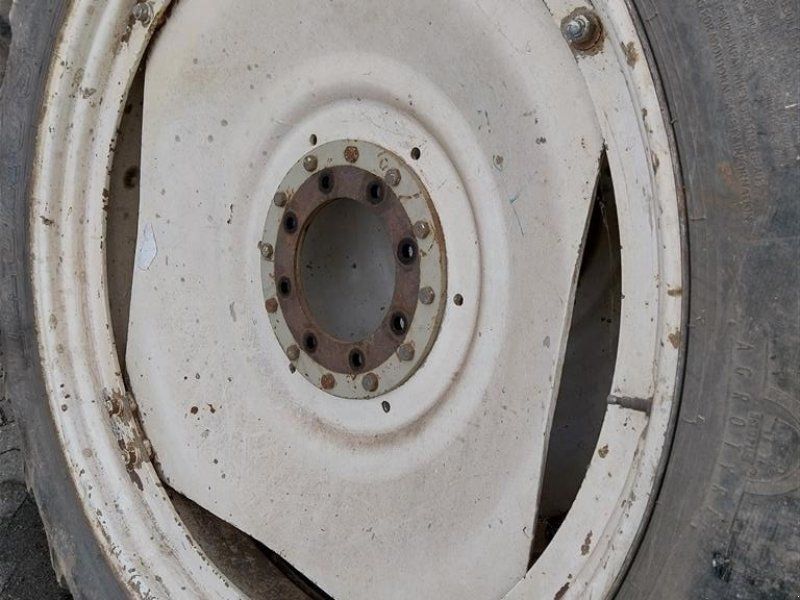 Alliance 300/95R46 230/95R36
