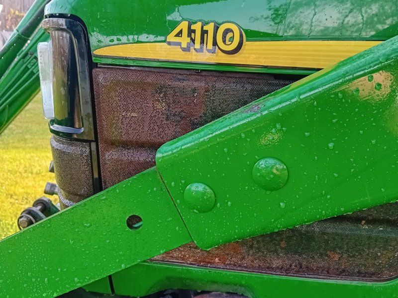 John Deere 4110