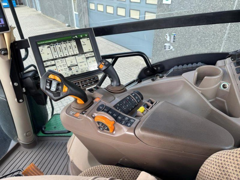 John Deere 6R 250