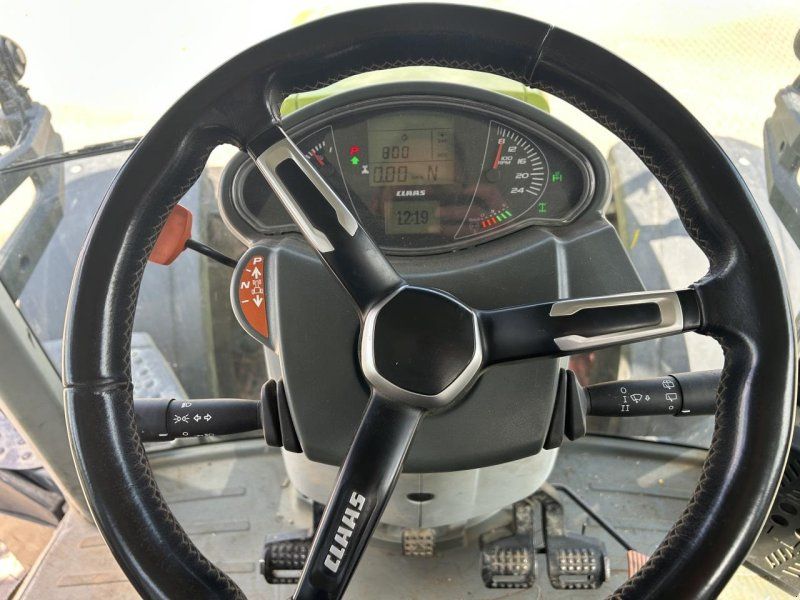 Claas AXION 870
