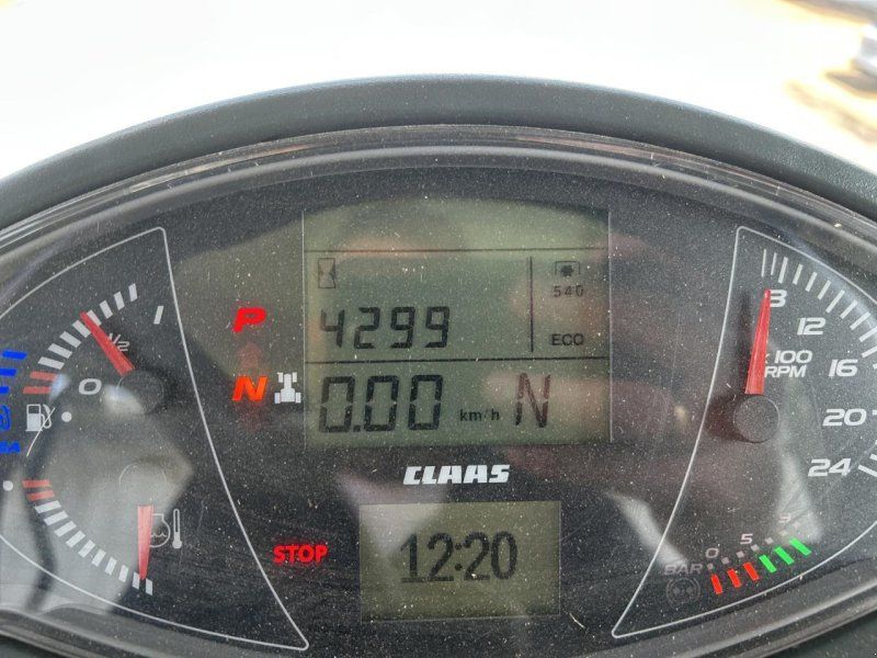 Claas AXION 870