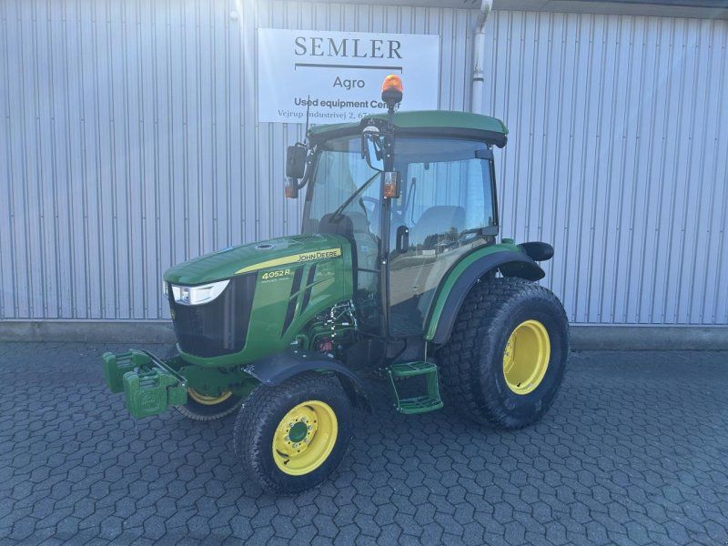 John Deere 4052R