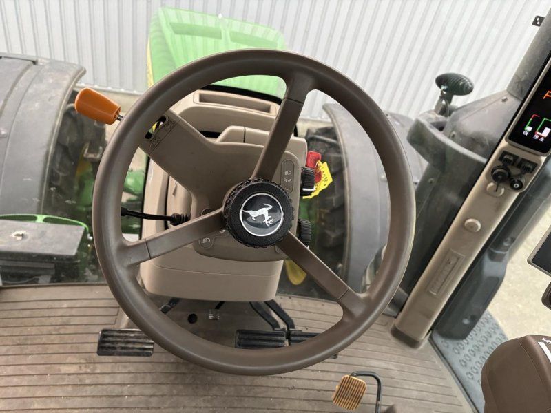 John Deere 8320R