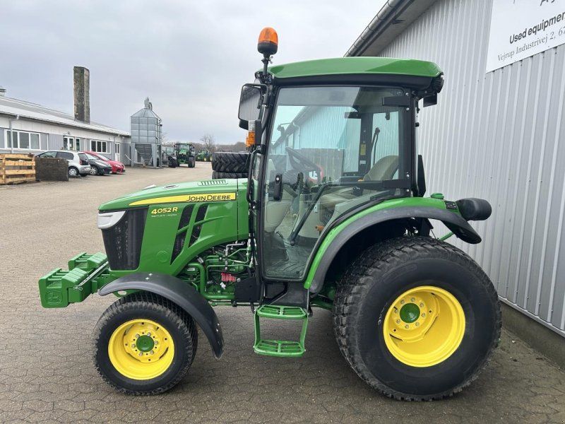 John Deere 4052R
