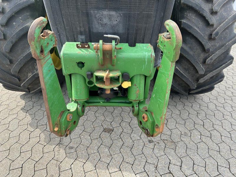 John Deere 8320R