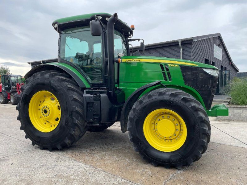 John Deere 7230 R