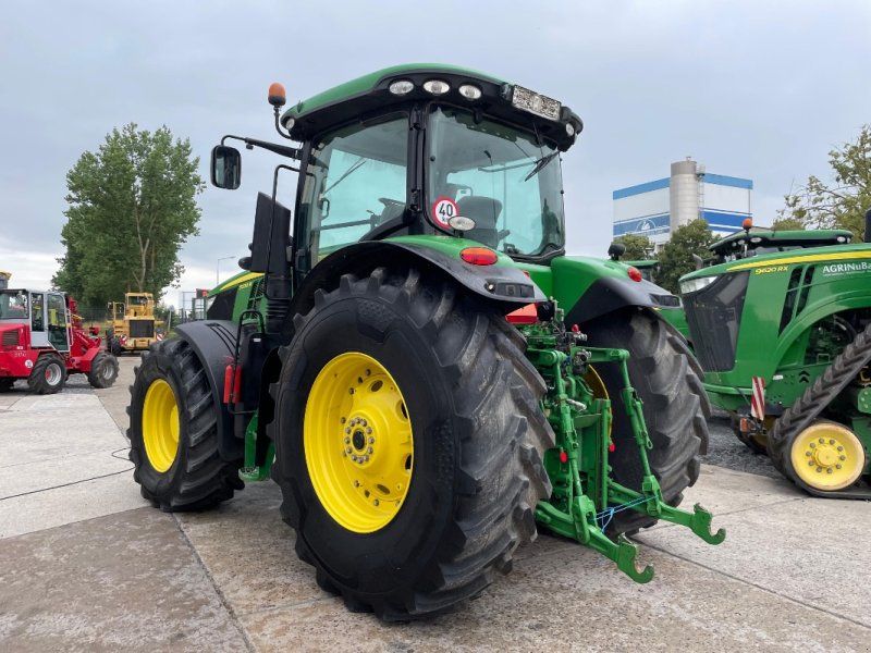 John Deere 7230 R