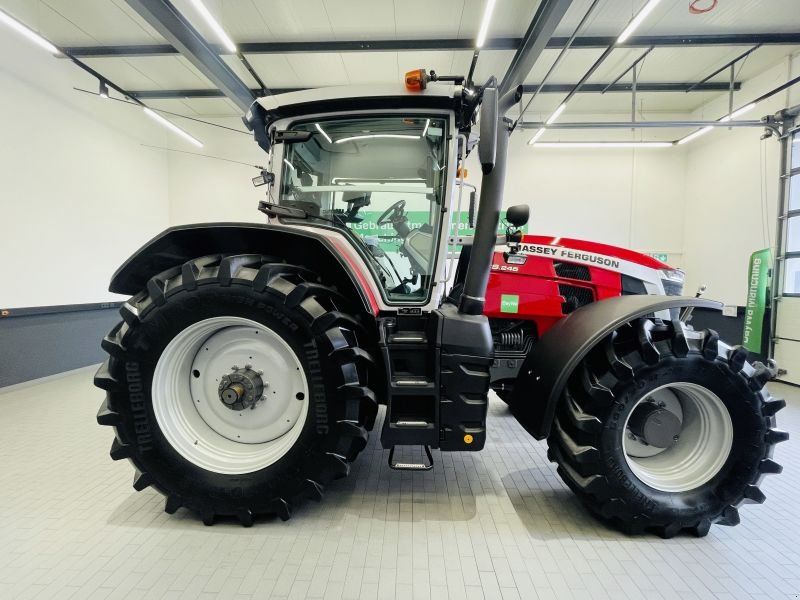 Massey Ferguson 8S.245 DYNA-VT CLUSIVE